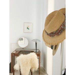 Straw beach hat with frayed edges Sz M